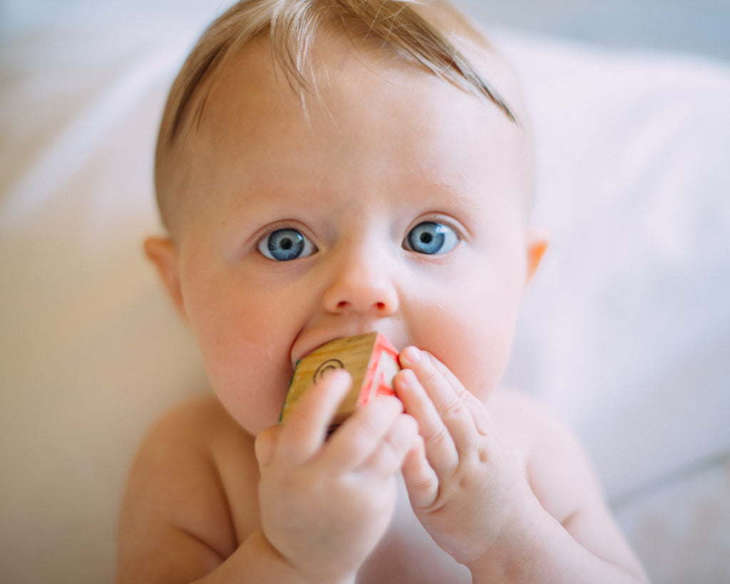 Κολιέ από κεχριμπάρι  - βοηθάει τα μωρά με τους πόνους της οδοντοφυΐας?